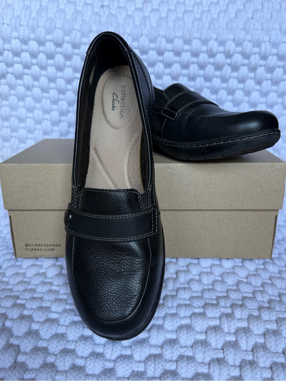 Clarks “Cora Daisy” Black Tumbled Leather 9M
